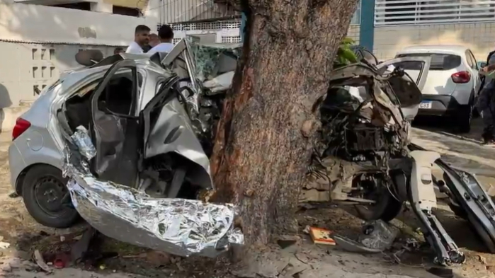 PE: Cinco Pessoas Morrem Após Carro Colidir Com árvore Na Avenida Boa Viagem