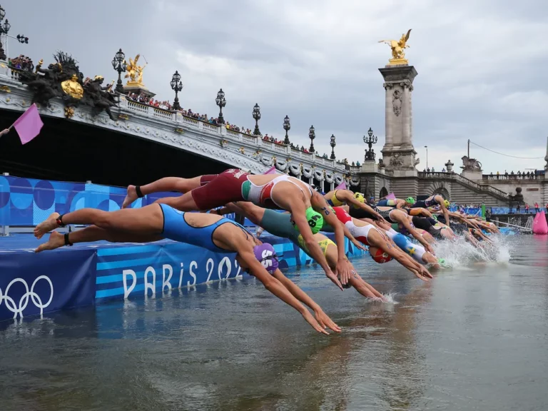 Além de belga, triatleta suíço que nadou no rio Sena também sofre com infecção gastrointestinal 2