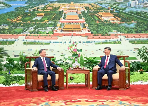 China and Vietnam strengthen ties with the first trip by the Vietnamese president and the signing of 14 agreements