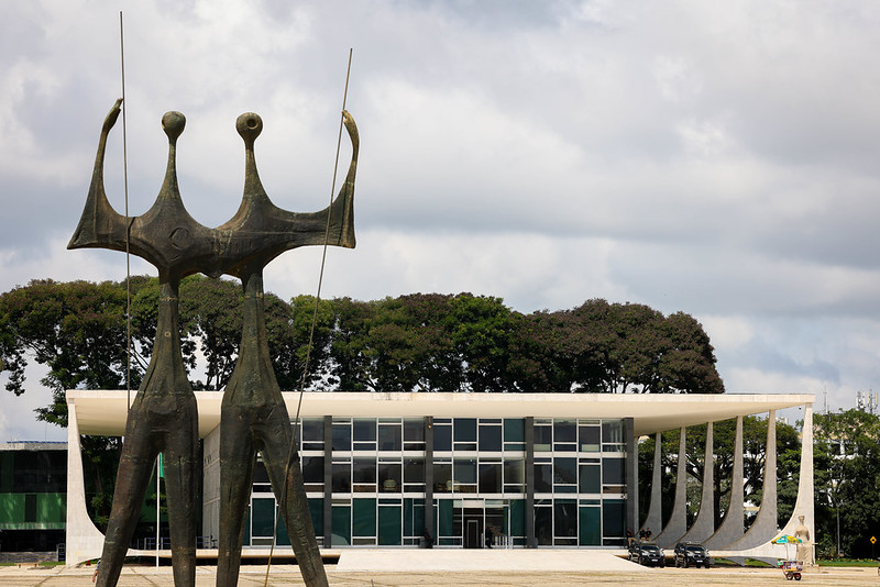 PT Vai Ao STF Contra Lei Que Impede Invasores De Terras De Participar De Programas Sociais